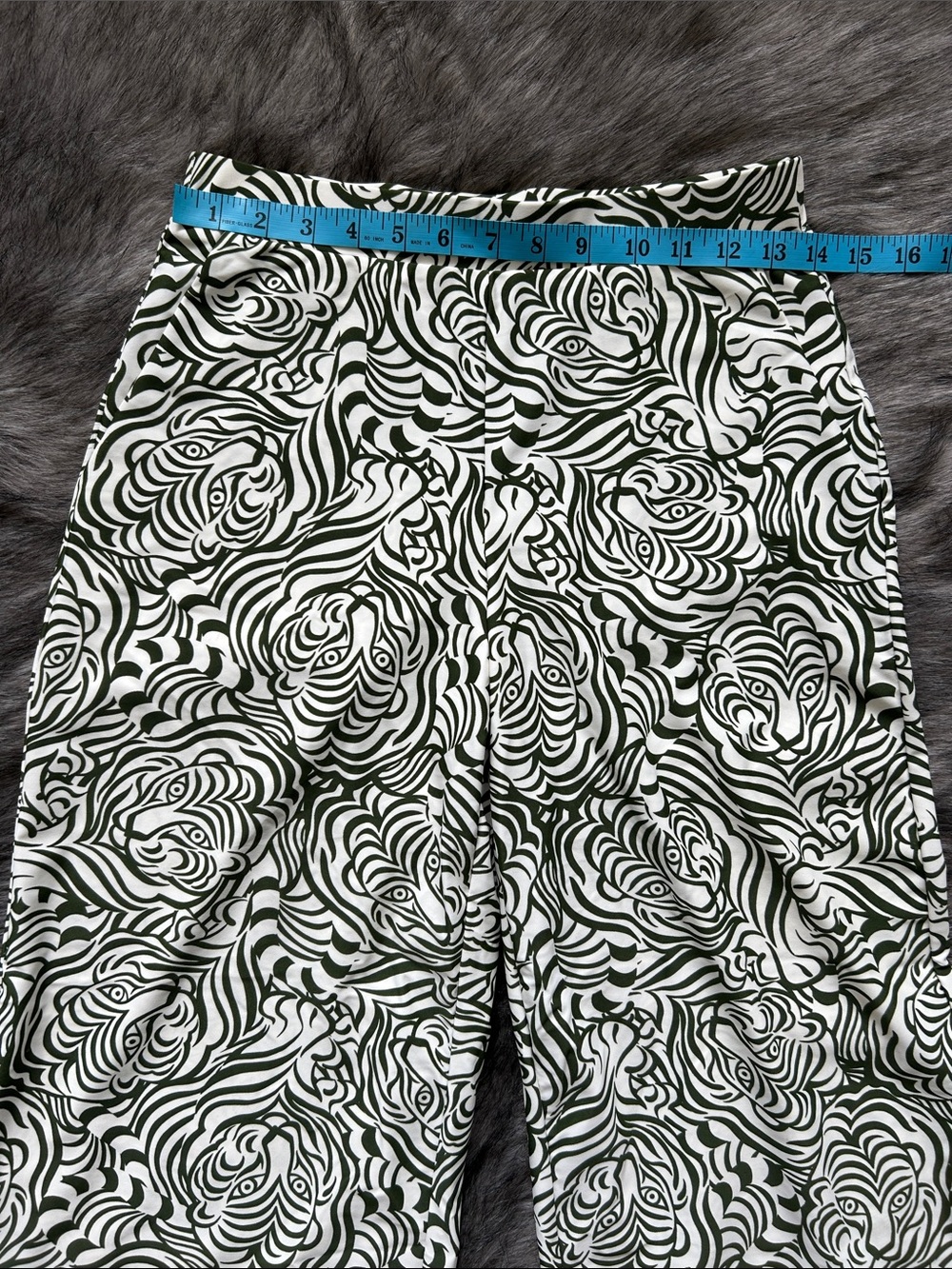 Jude Connally Cropped Pants & Short Sleeve Set Hidden Tiger Cream Green XS - Picture 6 of 16
